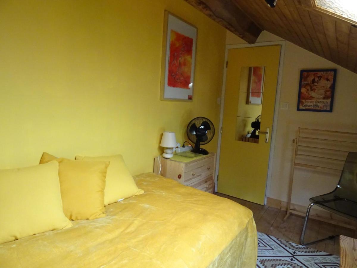 Bed and Breakfast Au Catalpa La Chapelle-Faucher Esterno foto